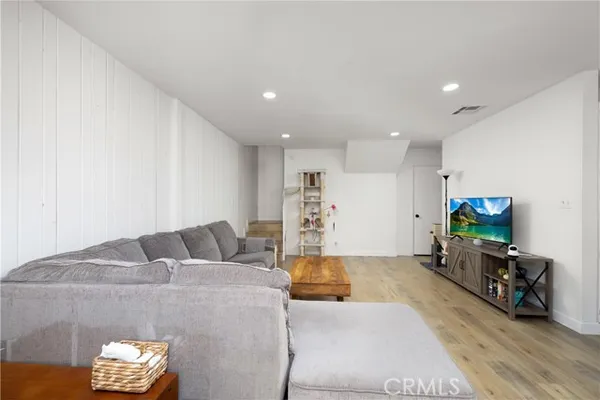 10757 HORTENSE ST 307
