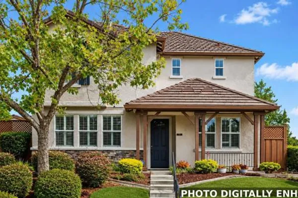 586 DUTCH ELM DR
