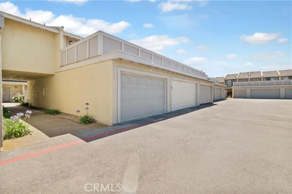 1109 W CYPRESS