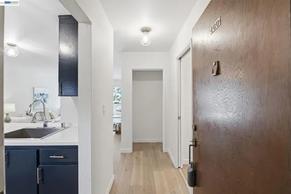 955 SHOREPOINT CT 100