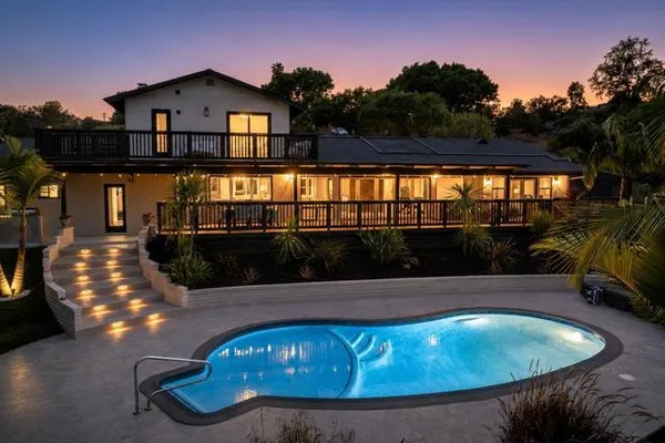 521 RANCHO CAMINO