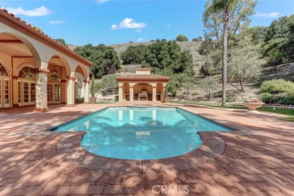 498 LAKEVIEW CYN