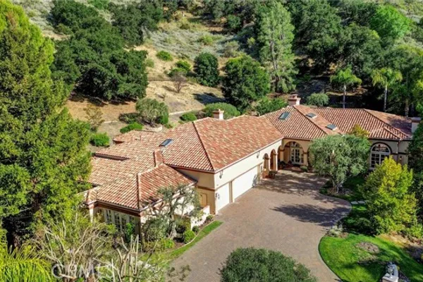 498 LAKEVIEW CYN