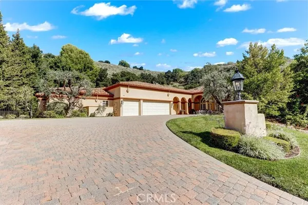 498 LAKEVIEW CYN