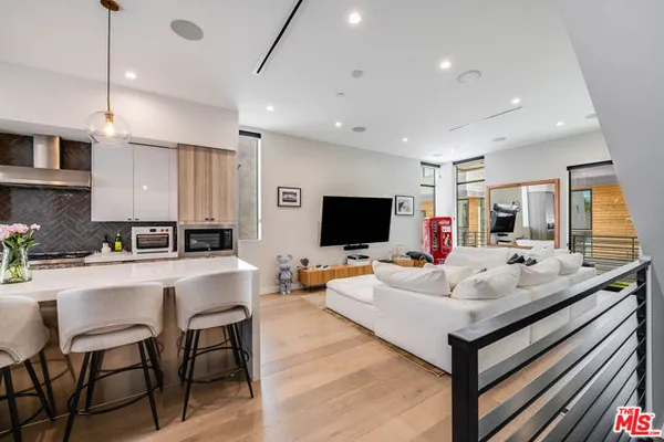 4425 STUDIO PL