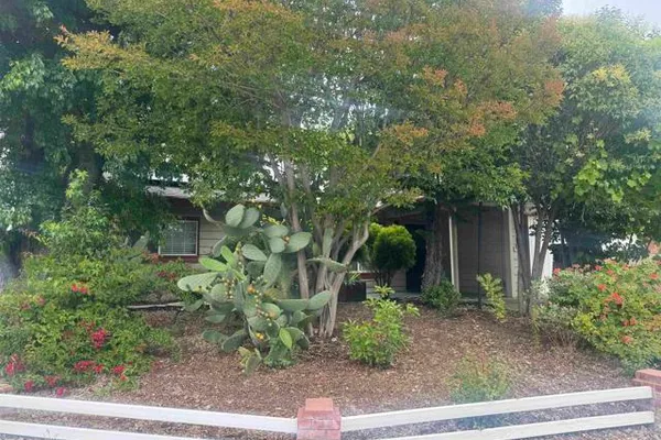 2029 HIGHLAND DR