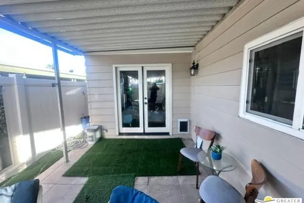 300 JUNIPER DR