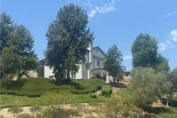 16 BOWER LN