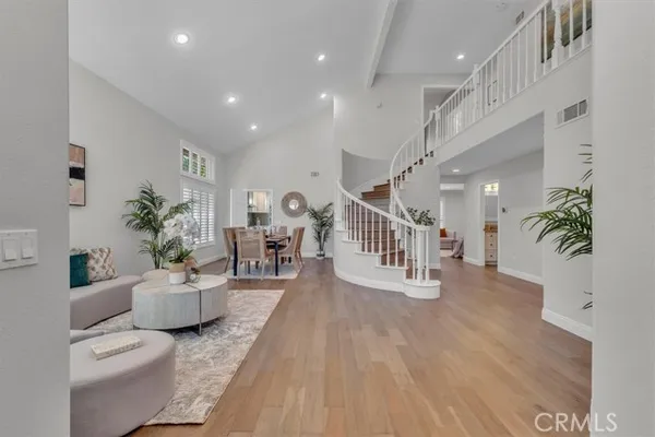 537 SAVONA WAY