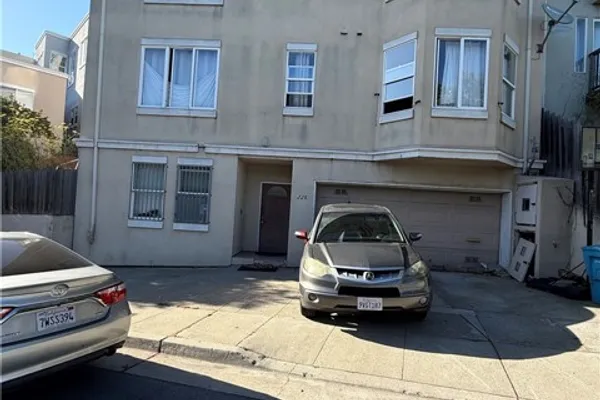 228 HESTER AVE