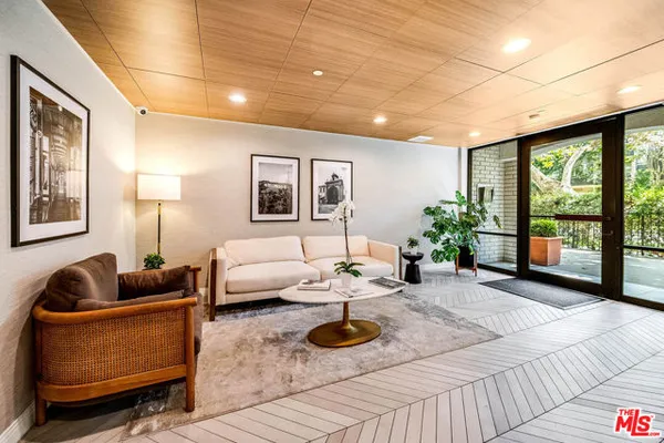 631 WILCOX AVE 3F