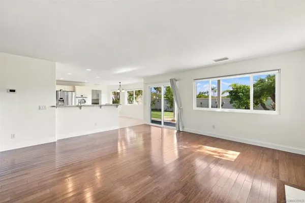 413 LEXINGTON CIR