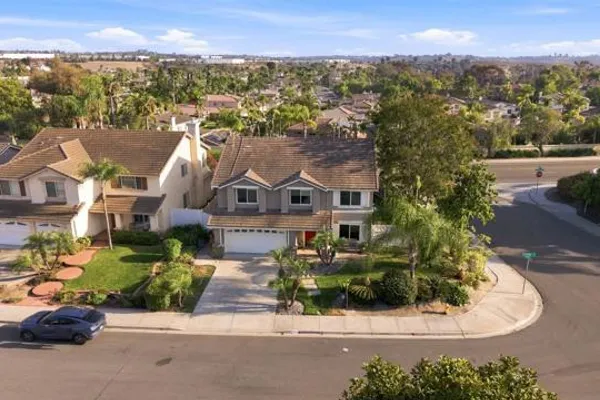 413 LEXINGTON CIR