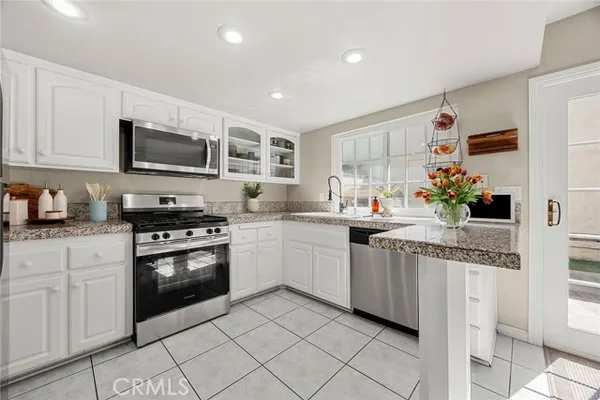 607 SANTA CRUZ CT