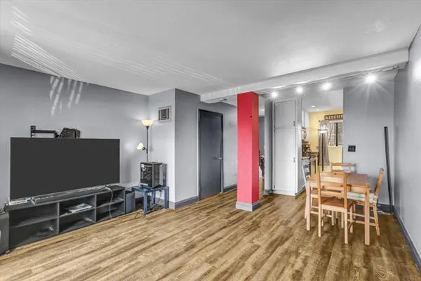 1628 PRESIOCA ST 23