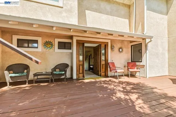 27468 HAYWARD BLVD