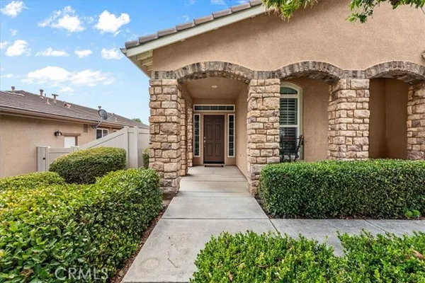 266 BRIDLE TRL
