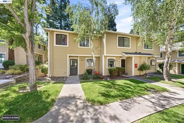 709 CENTER AVE
