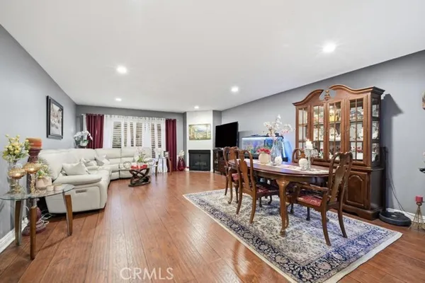 1236 N COLUMBUS AVE 11