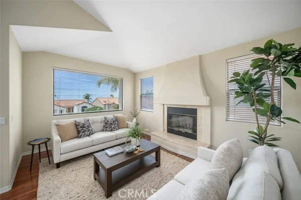 68 WHITECAP ST