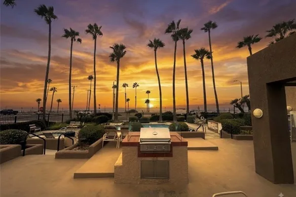 1200 PACIFIC COAST