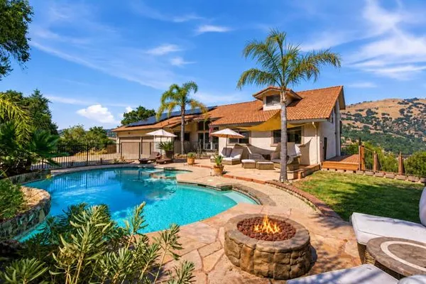 17240 COPPER HILL DR