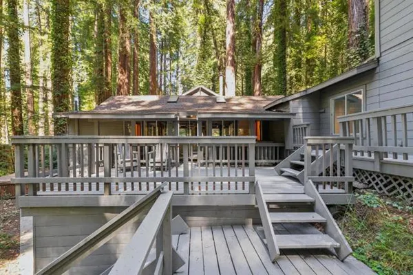 9 SEQUOIA DR