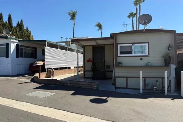 200 OLIVE AVE SPC 27