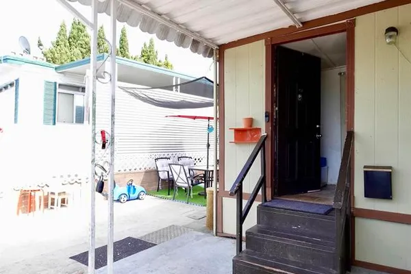 200 OLIVE AVE SPC 27