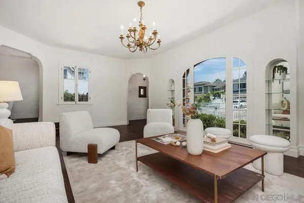 304 LA VETA AVE