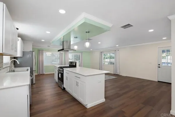 1120 E MISSION RD SPC 65