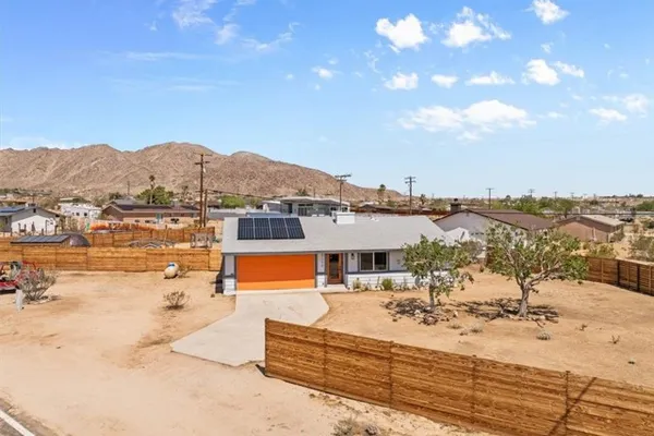 61776 CALLE LOS AMIGOS