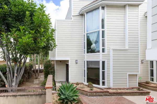 1717 STONER AVE 105
