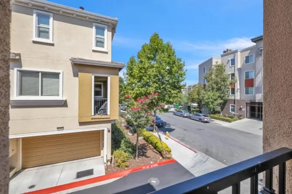 2799 MONTECITO VISTA WAY