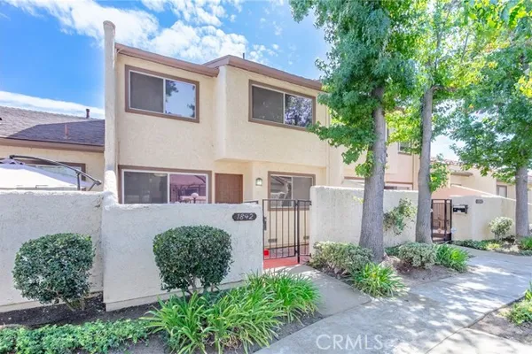 1842 ROSEBROOK LN