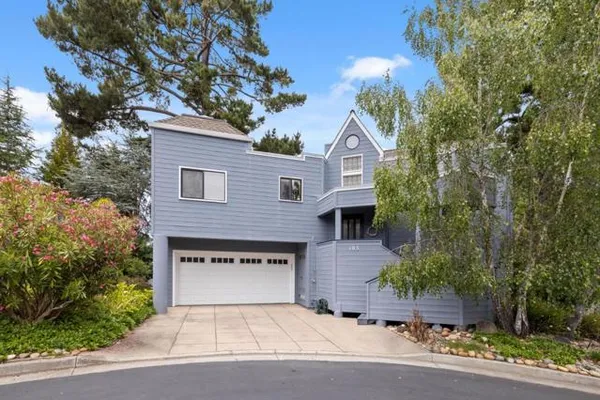 103 DUNSMUIR CT