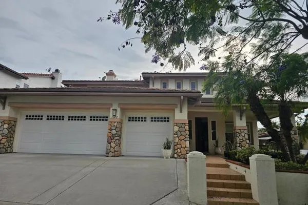 1142 PACIFICA AVE