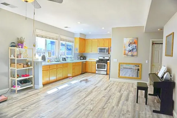 441 DE BORD DR