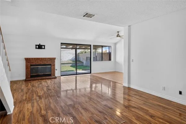 1239 GLENVIEW LN