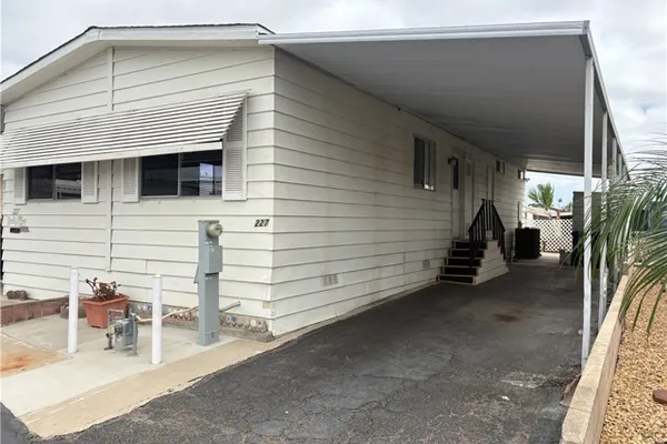 227 BLUEBIRD LN