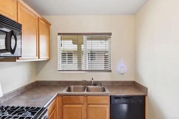 320 J AVE 92