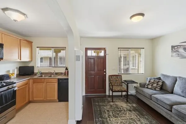 320 J AVE 92