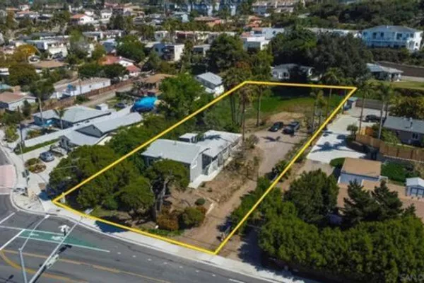 880 STEVENS AVE