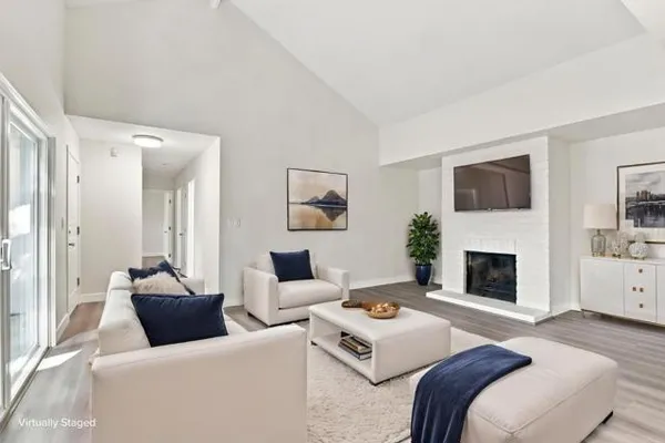 2627 MABURY SQ