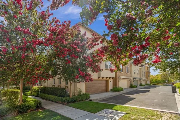 327 BELLA RIDGE TER
