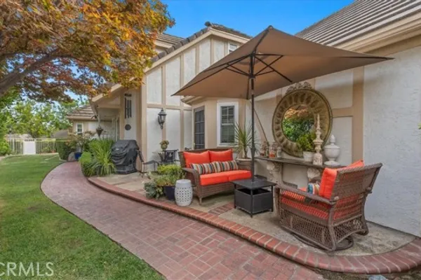 2184 EIFFEL CIR
