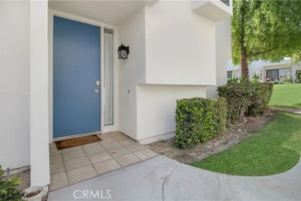 48944 DESERT FLOWER DR