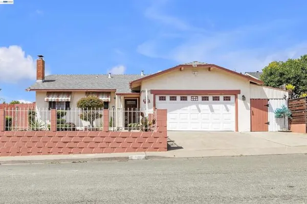 713 FALCON DR