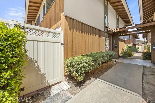 15500 TUSTIN VLG 25