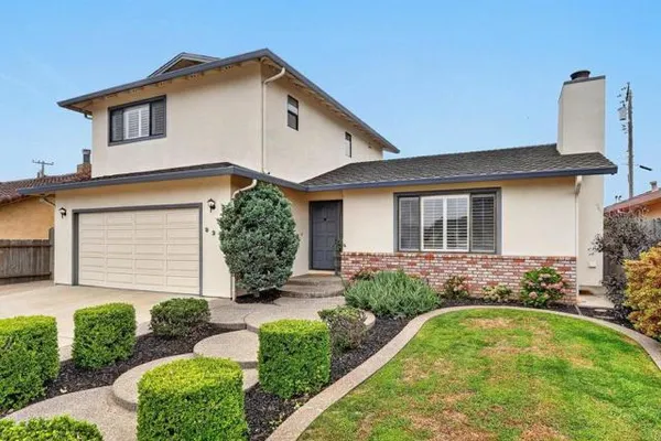 929 LAKE VILLAGE DR